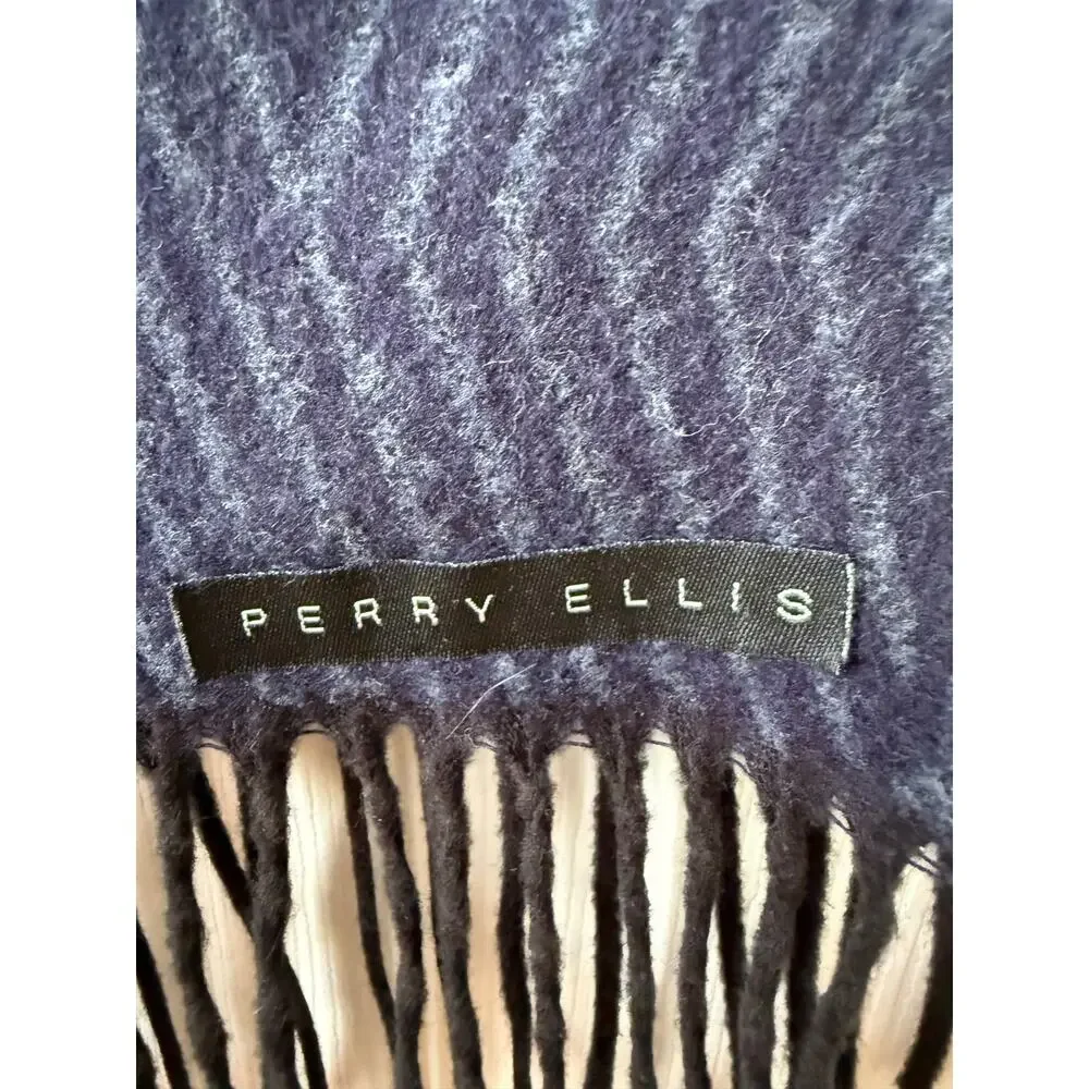 Perry Ellis Cashmere Feel Gray Diamond Pattern Scarf Fringe 66 x 12 Cozy Preppy